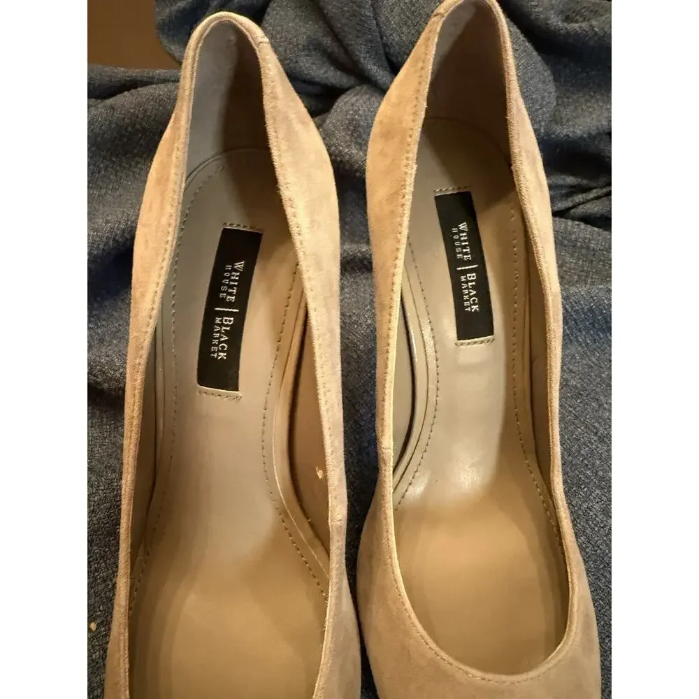 White House Black Market Tan Golden Brown Suede Heels size 8.5 Olivia Fungi